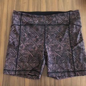 Patterned lululemon shorts 5” inseam